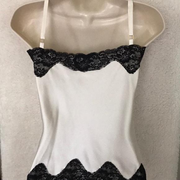 ❌SOLD❌EXPRESS ivory silk camisole - Picture 2 of 8